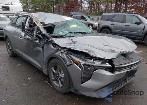 2025 Kia K4 Lxs из США, поврежденный, VIN 3KPFT4DE7SE028757